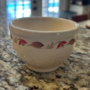 Vintage Universal Cambridge bowl, featuring an autumn lea pattern